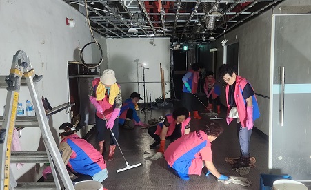 한국생활개선공주시연합회는 지난 18일 수해를 입은 지역민을 돕기 위해 일손 돕기에 나섰다.