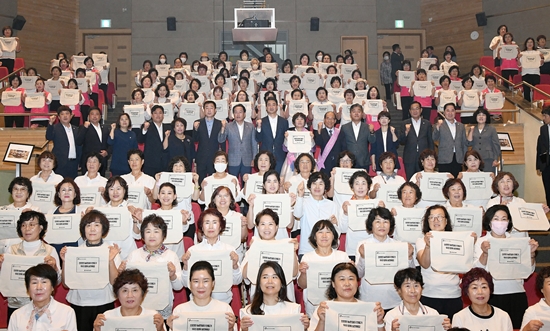 한국생활개선달성군연합회는 지난 4일 한마음 실천교육을 갖고 단합력을 뽐냈다.