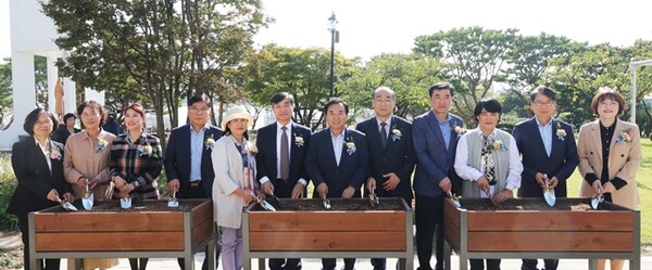 경기도치유농업센터가 지난 11일 경기도농업기술원에서 문을 열었다.