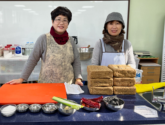 한국생활개선포천시연합회는 새로운 향토음식 개발을 위한 향토음식반 교육을 재개했다.