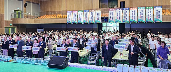 한국생활개선완주군연합회는 지난 25일 ‘2026 비전 선포 및 어울림 한마당’을 열었다.