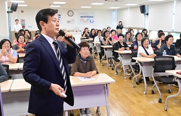 조규일 진주시장은 특강을 통해 4대 기업 창업주의 K-기업가정신을 강조했다.